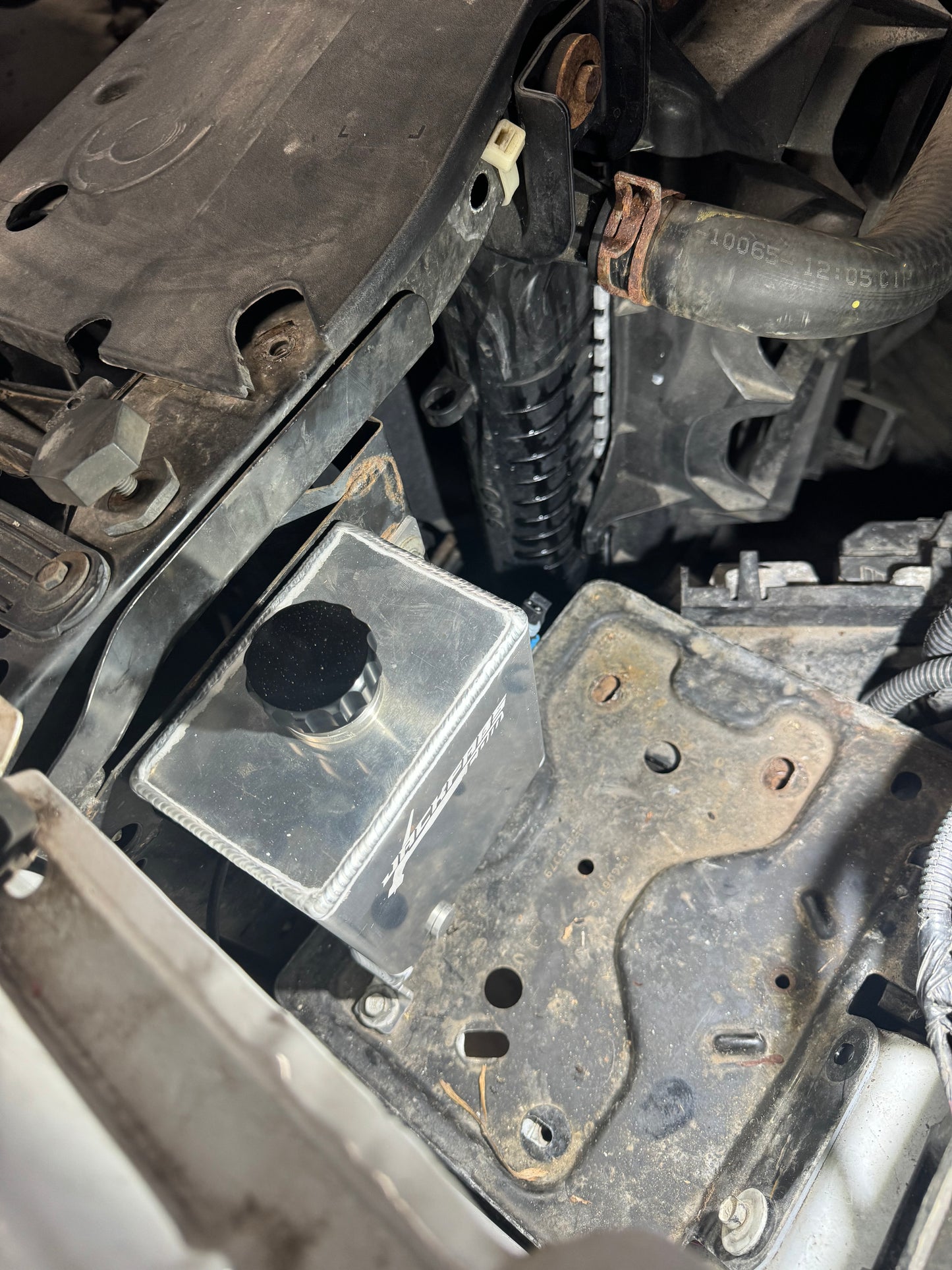 07-13 GMC Sierra/Yukon - Chevy Silverado/Tahoe Windshield Washer Tank