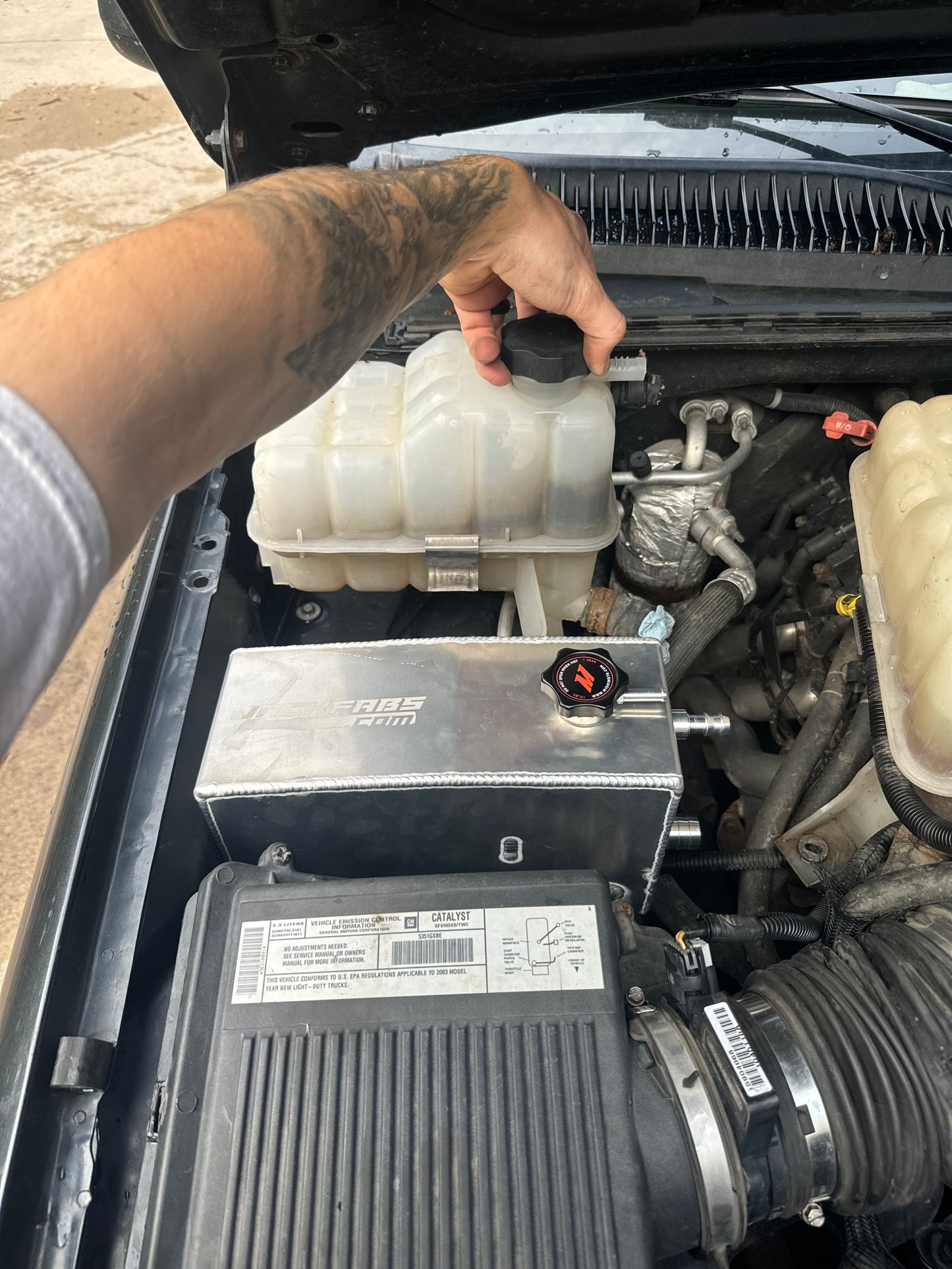 99-07 GMC Sierra/Yukon - Chevy Silverado/Tahoe Coolant Reservoir Replacement
