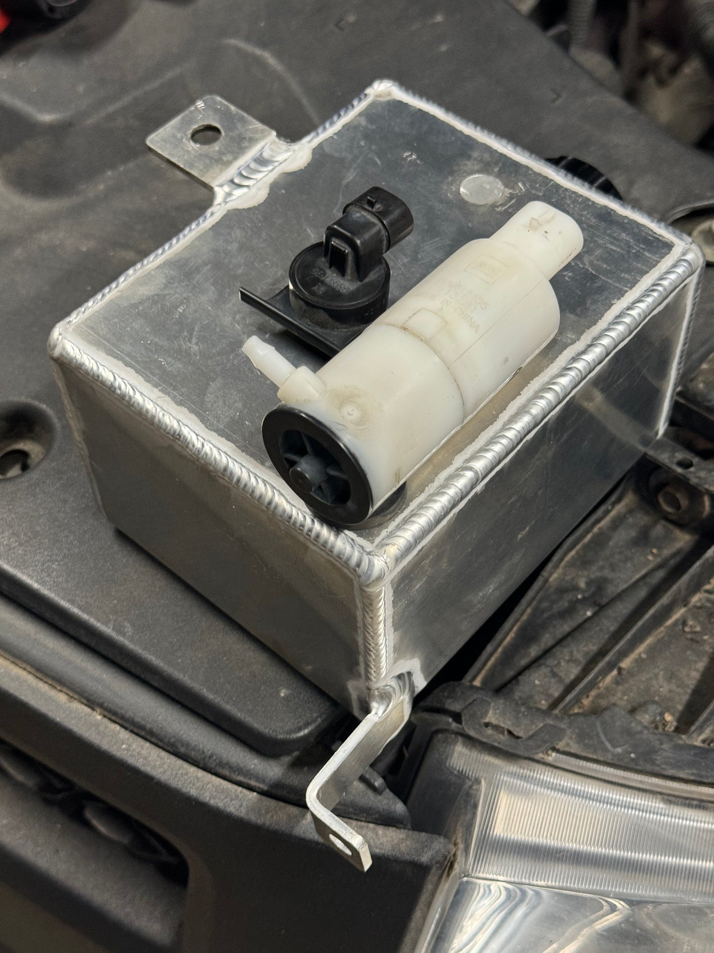 07-13 GMC Sierra/Yukon - Chevy Silverado/Tahoe Windshield Washer Tank