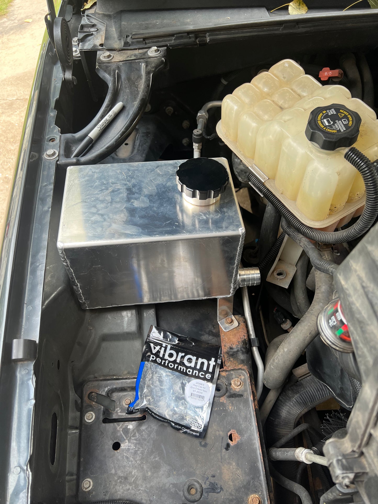 9907 Chevy/GMC Truck Coolant Reservoir Replacement JackFabrication